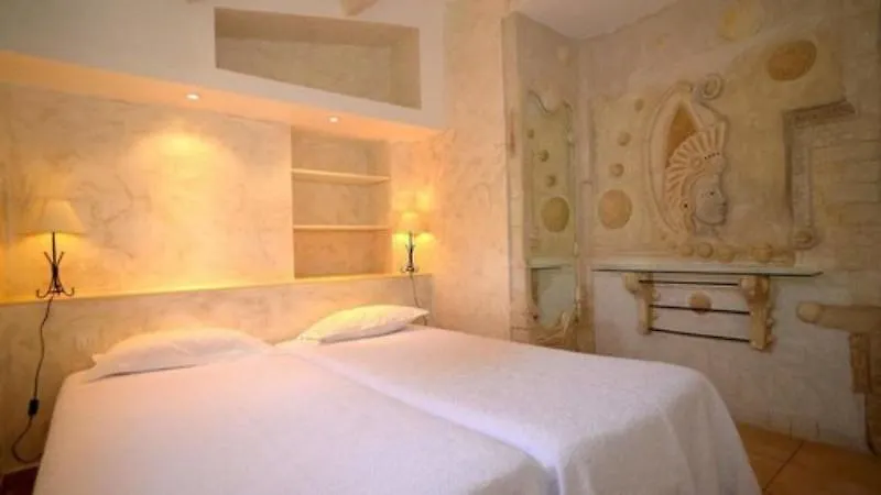 Hotel Les Flots Bleus Le Lavandou 3*,  Francja