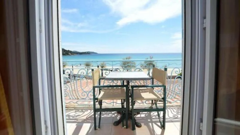 Hotel Les Flots Bleus Le Lavandou