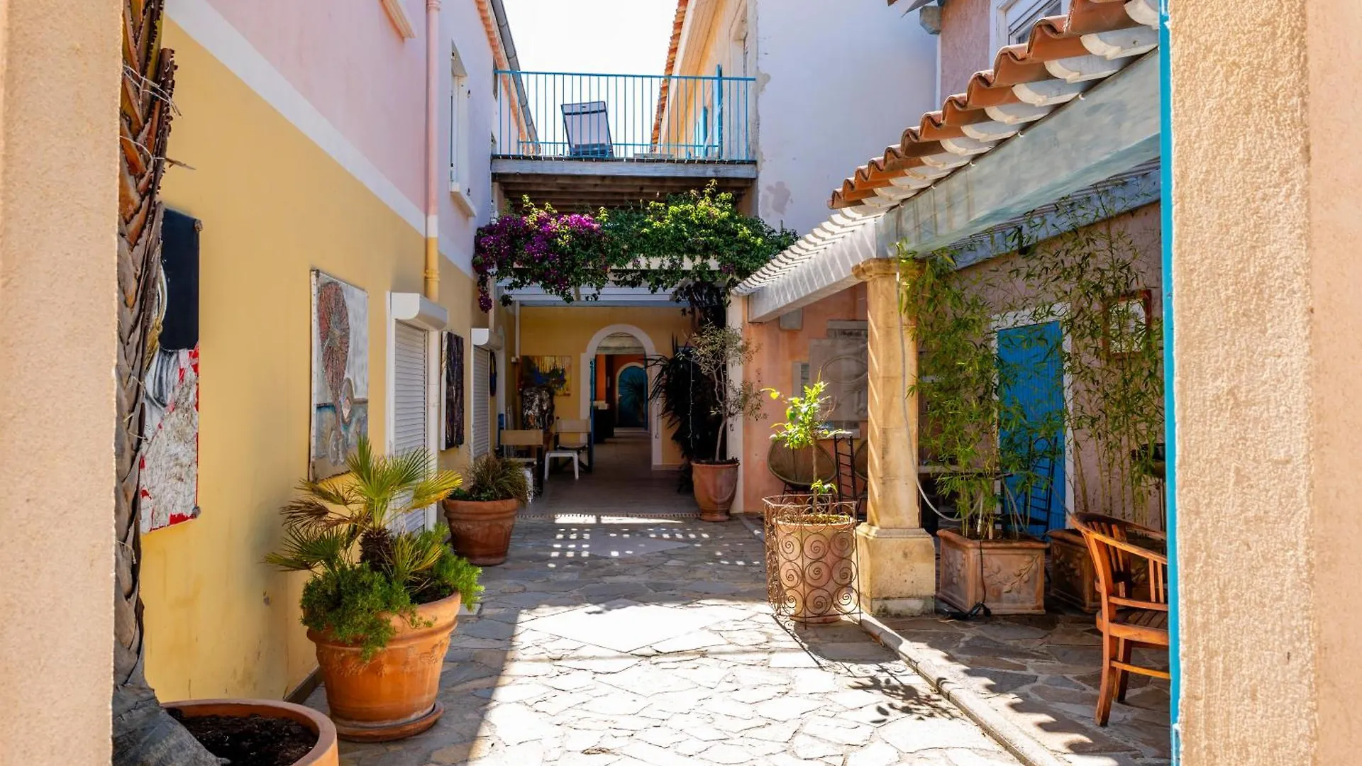 Hotel Les Flots Bleus Le Lavandou France