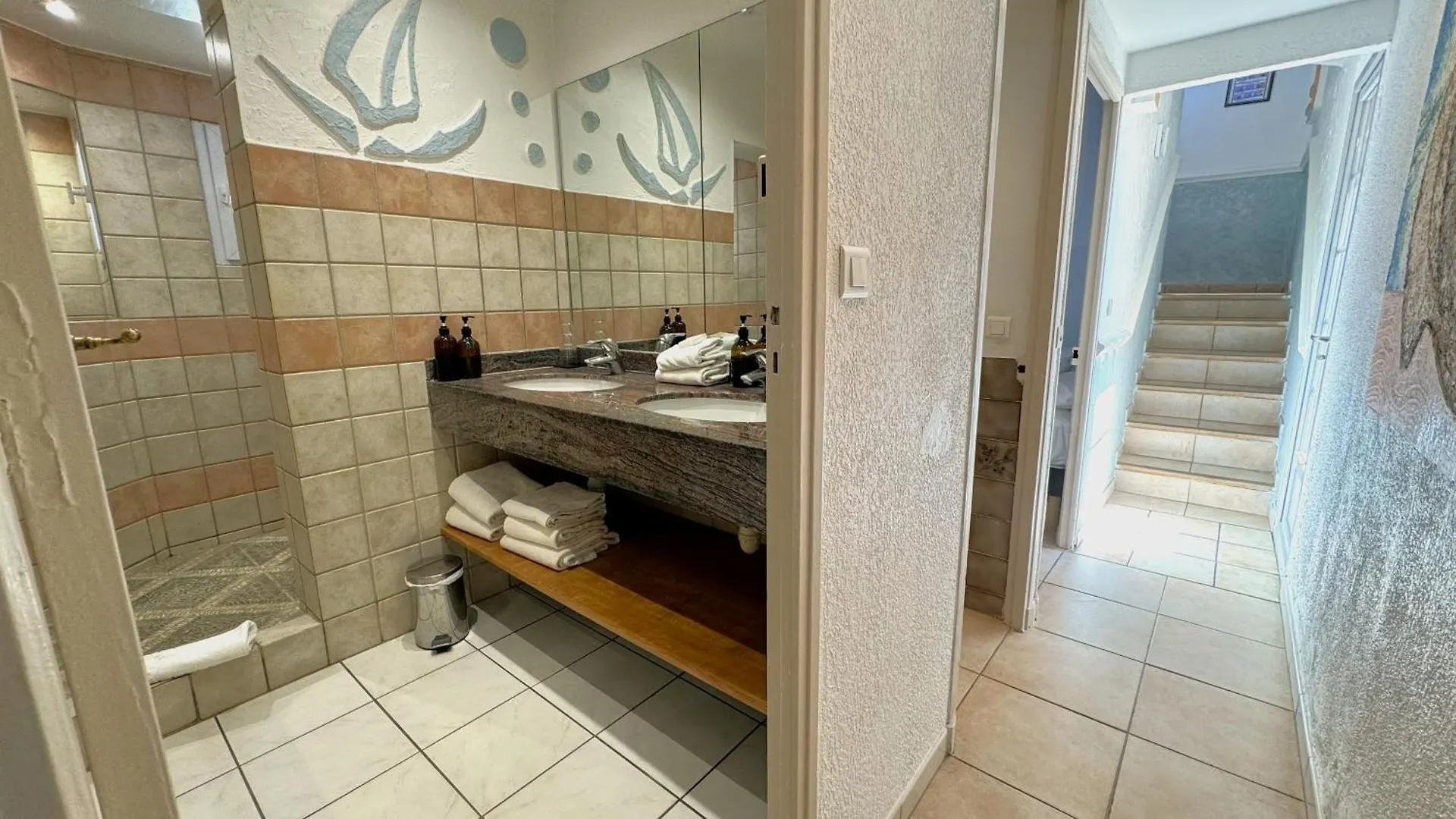 Hotel Les Flots Bleus Le Lavandou